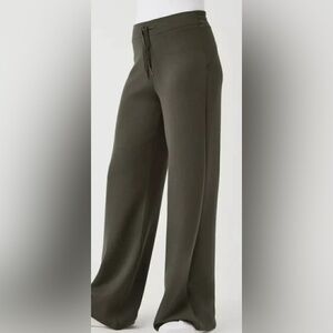 Spanx Air Essentials sweatpants in Sage green athleisure - so soft